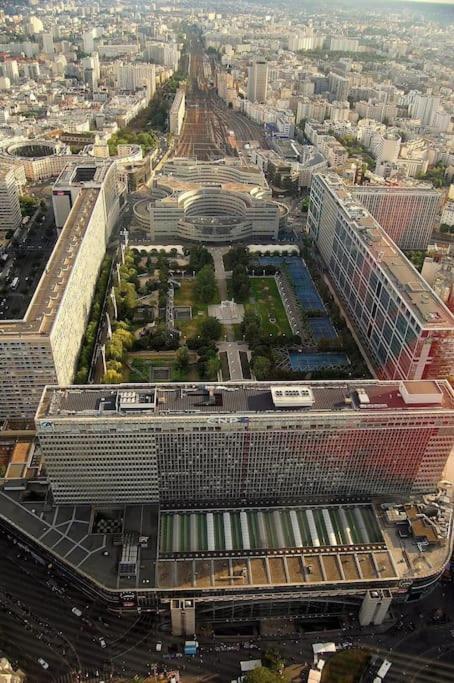 Sur Les Hauteurs De Montparnasse Paris Exterior photo